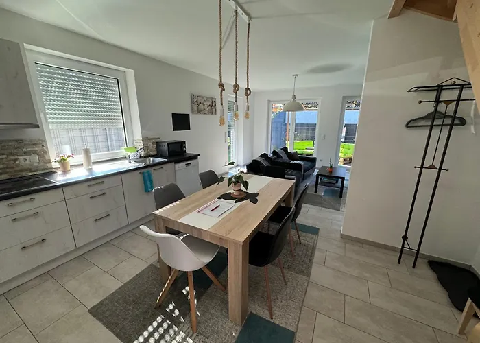 Apartment Haushaelfte Naehe Volksparkstadion In Hamburg